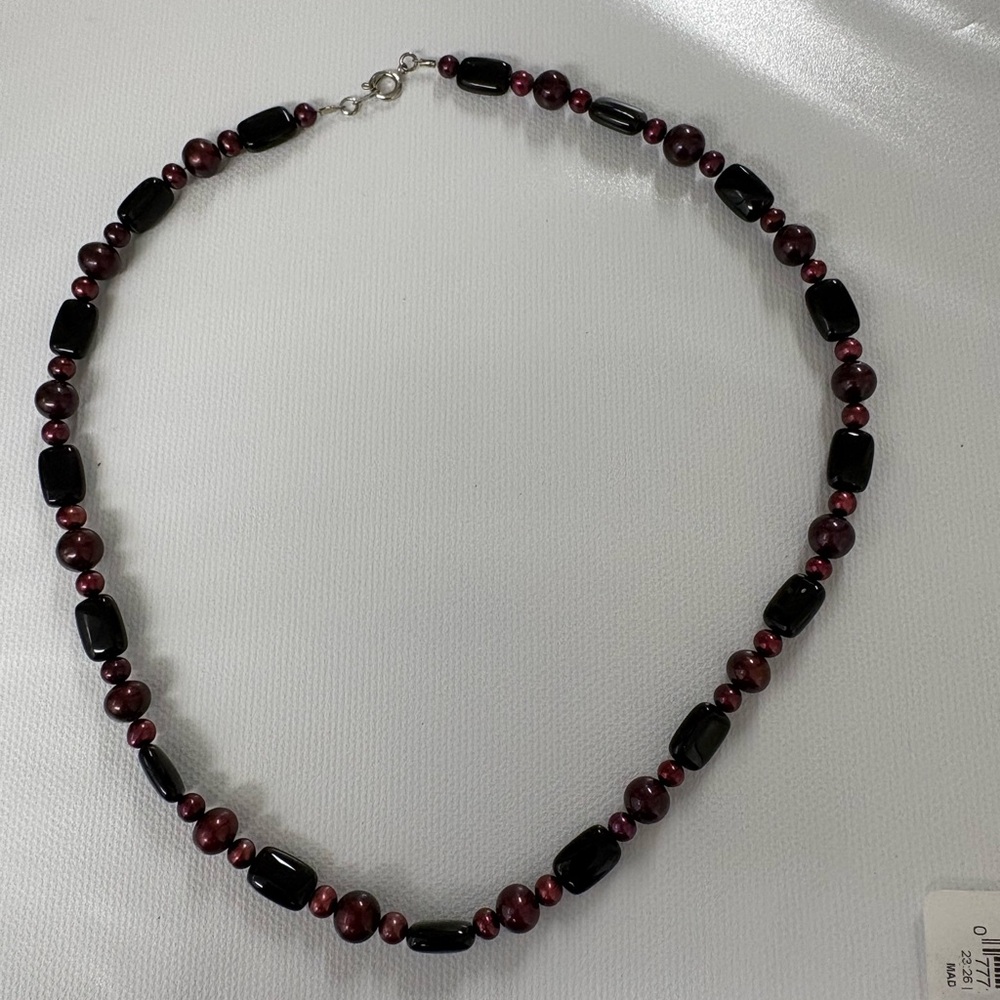 Necklace - Elegant Black and Burgundy Beaded Necklace